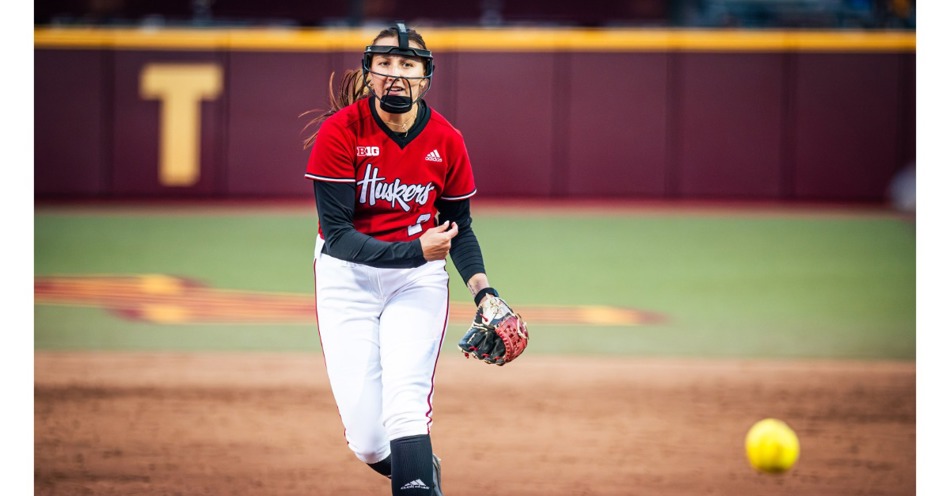 Huskers Hold Off Gophers, 7-6